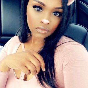 Meet your Posher, Shakia